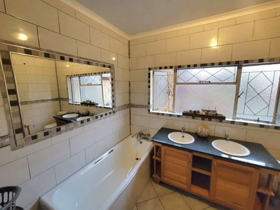 3 Bedroom Property for Sale in Uitsig Free State